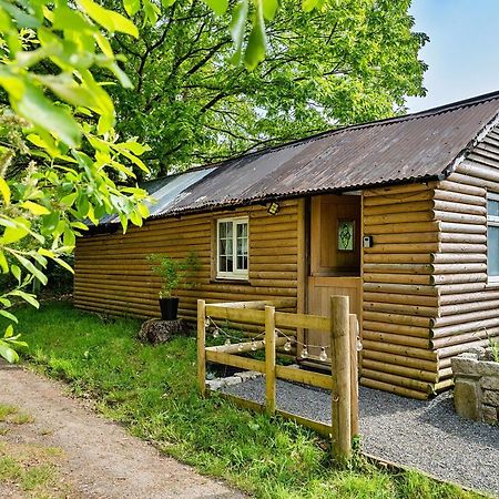Finest Retreats - Trevoya Cabin Launceston Exterior photo