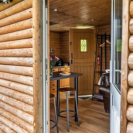 Finest Retreats - Trevoya Cabin Launceston Exterior photo