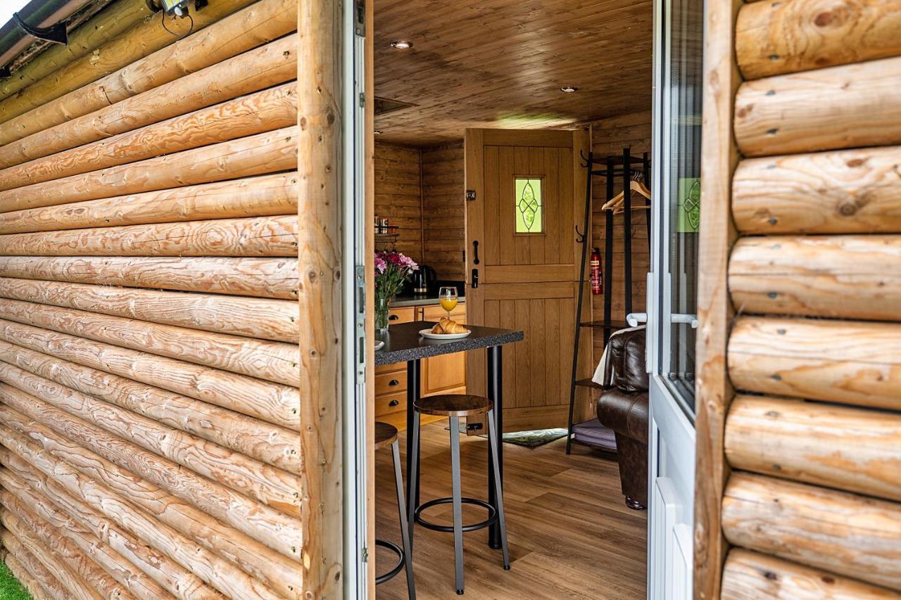 Finest Retreats - Trevoya Cabin Launceston Exterior photo
