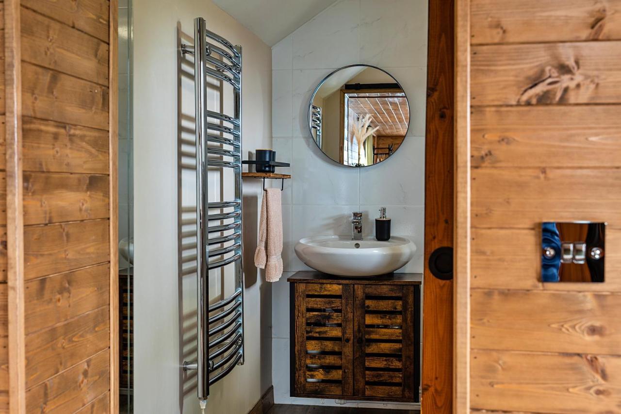 Finest Retreats - Trevoya Cabin Launceston Exterior photo